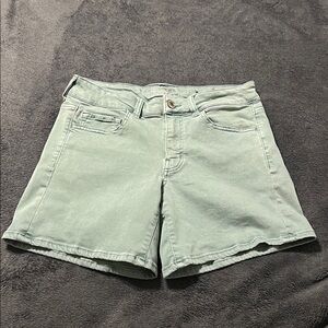 American Eagle midi shorts women’s 6 super stretch sea foam green denim jean